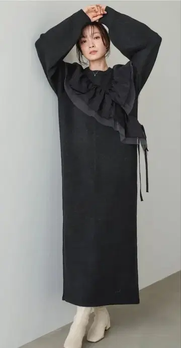 바브 [ Bab ] 비대칭 프릴 니트 원피스 미사용 새상품 택 포함