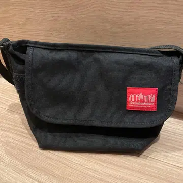 맨해튼 포티지 메신저 백 블랙 XS