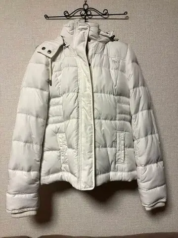 [ Abercrombie & Fitch ] 화이트 다운 자켓