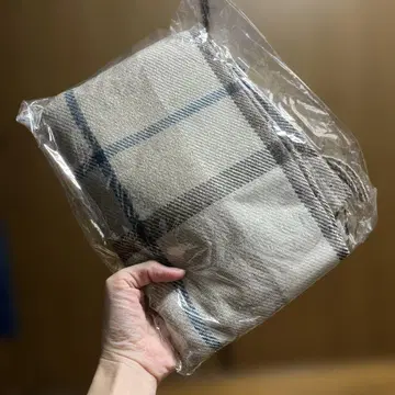 체크 무늬 스톨 숄