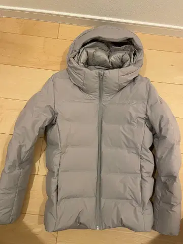 UNIQLO 경량 그레이 다운 자켓 S