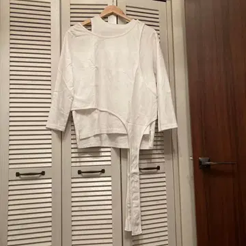 정가 18000엔 정도 UN-SOPHIE 변형 티셔츠