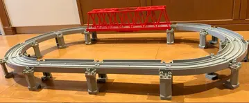 프라레일 고가 원형 레일과 빨간색 다리 세트