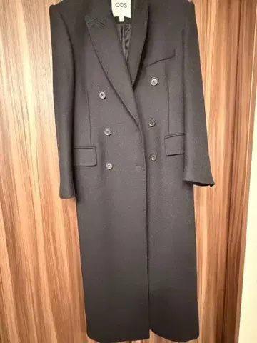 COS 블랙 더블 브레스트 롱 코트