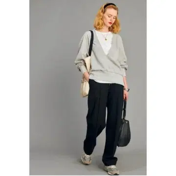 신존 V넥 맨투맨