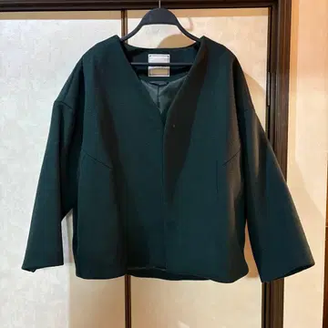 JEANASIS 숏 비버 하프 노카라 코트 다크 그린