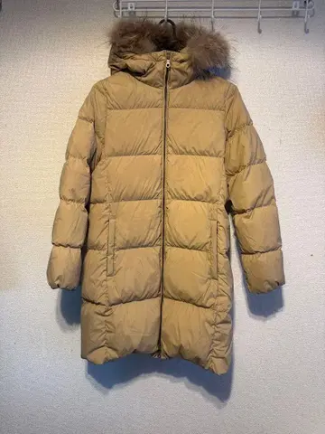 [ 새상품급 ] 프릭스스토어 베이지 미디 기장 다운 자켓 퍼 포함