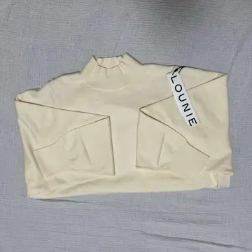 [ 가격 인하 가능 ] LOUNIE 아이보리 긴팔 니트 F