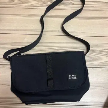 BEAMS DESIGN 블랙 숄더백
