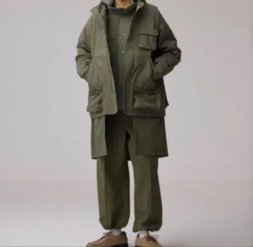 엔지니어드 가먼츠 x GU 패디드 쉘 파카 XS 미개봉 올리브