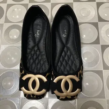 새상품급 CC 마크 레오파드 무늬 플랫슈즈 23.5