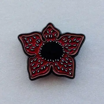 기묘한 이야기 핀 배지 1