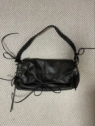 ZARA 가죽 숄더백