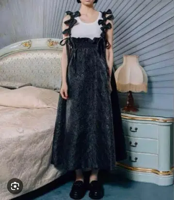 Bibiy. MIMI RIBBON SKIRT 블랙