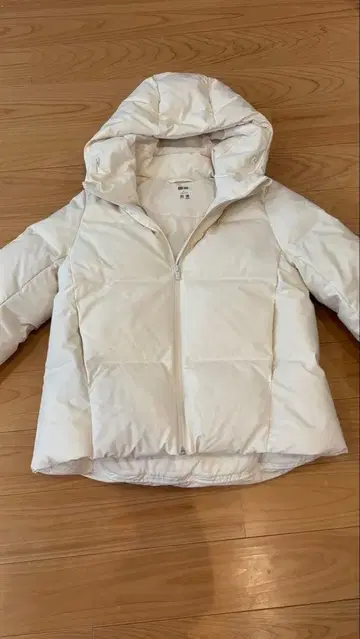 화이트 다운 자켓 사이즈 S