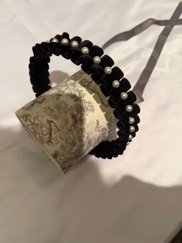 [새상품급] La mer 블랙 펄 장식 헤어밴드