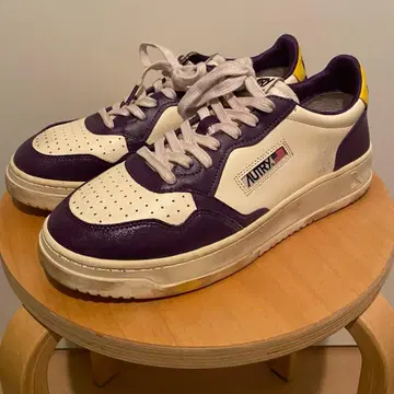 [ AUTRY ] MEDALIST LOW SUPER VINTAGE 43