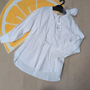 새상품 FENNEL 화이트 블라우스 18700엔 스콧 클럽 계열