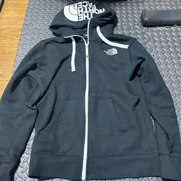 THE NORTH FACE 블랙 후드티