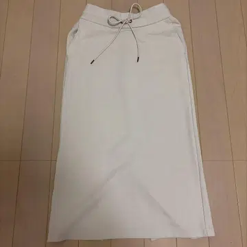 새상품급! 띠어리 럭스 스커트 38