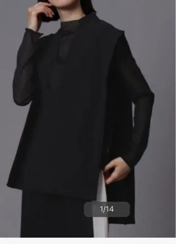 사이드 슬릿 U넥 튜닉 베스트 미사용 새상품 라슈드 vin