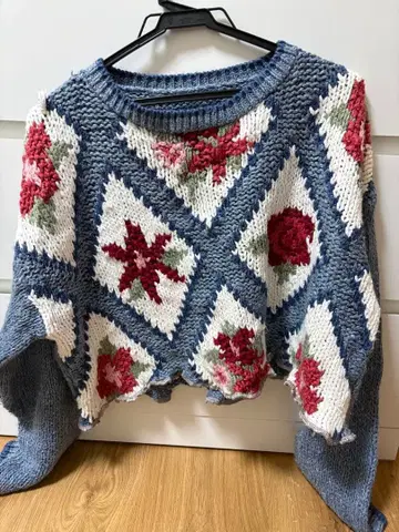 구제 의류 꽃 패턴 니트 숏 기장