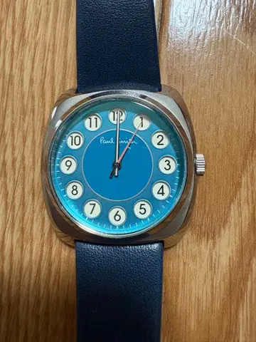 Paul Smith 파랑 스퀘어 시계