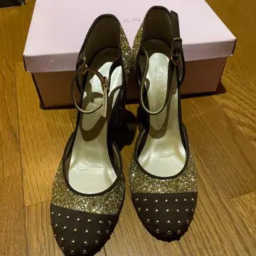 미사용 새상품 DIANA 글리터 펌프스