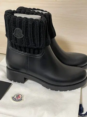 [ 새상품 미사용 ] MONCLER 블랙 숏부츠 GINETTE 25cm