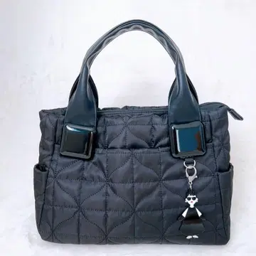 새상품급 HAPPY FACE 퀼팅 핸드백 블랙 참 포함