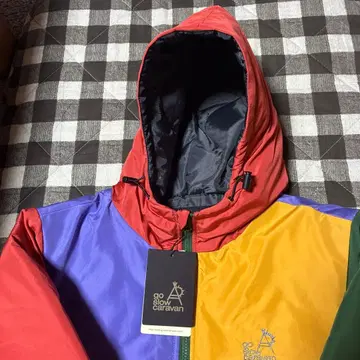 go Slow caravan 컬러 블록 다운 자켓