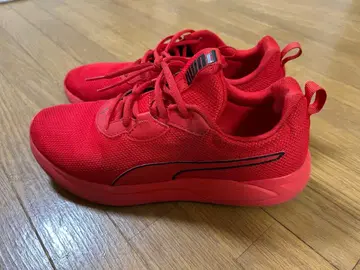 PUMA 레드 러닝화