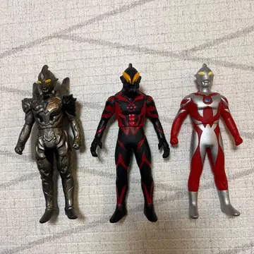 울트라맨 소프트 비닐 2체 세트 (울트라맨 베리알, 베리알 악의 모습)