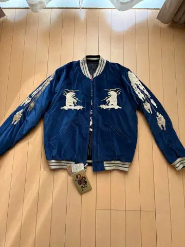 네이비 스카잔 자수 디자인 ALASKA