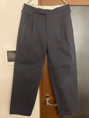 A.PRESSE 24AAP-04-12H 치노 트라우저