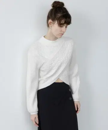 EKCOOKIES 모크넥 디자인 숏 니트