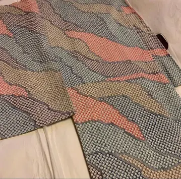 다색 파도 무늬 시보리 코몬 기모노