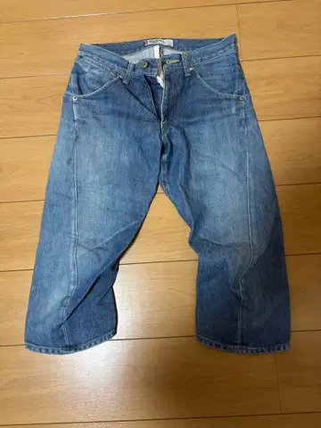 ENGINEERED JEANS 라이트 블루 숏팬츠