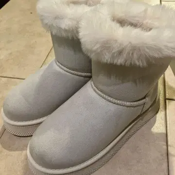 화이트 퍼 포함 어그 부츠 38