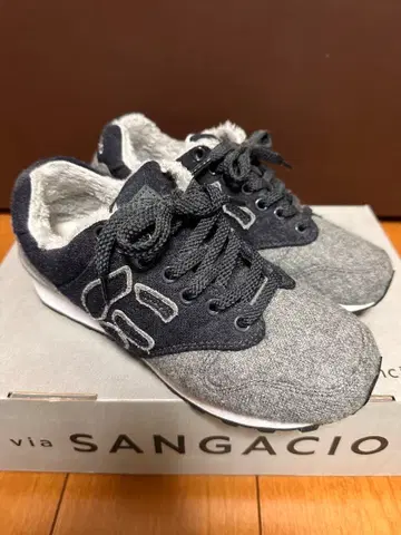 Sangacio 그레이 x 네이비 스니커즈