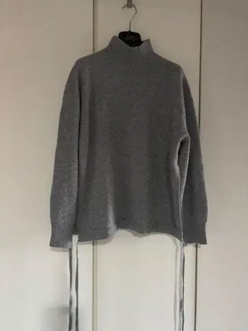 새상품급 띠어리 캐시미어 혼방 하이넥 니트 그레이