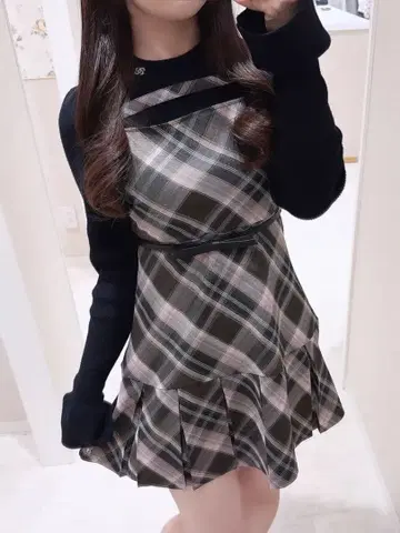 [ 택 포함 미사용 새상품 ] evelyn 상의