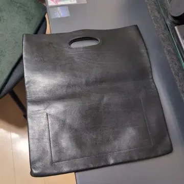 SHIPS AMIACALVA 클러치백