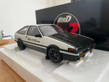 오토아트 AE86 토레노 이니셜 D 30th 버전