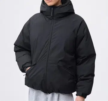 GU 블랙 다운 자켓 XL 사이즈