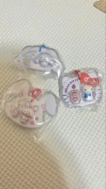 헬로키티 아크릴 키링 3개 세트