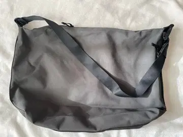 UNIQLO 메신저 숄더백