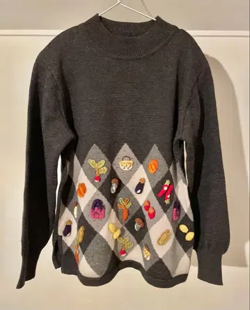 상 피갈레 니트 스웨터 자수 그레이