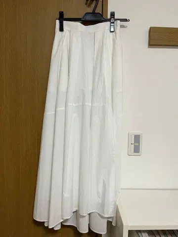[ allureville ] 화이트 플레어 스커트