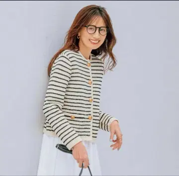 Mila Owen 금장 버튼 숏 기장 니트 가디건 S